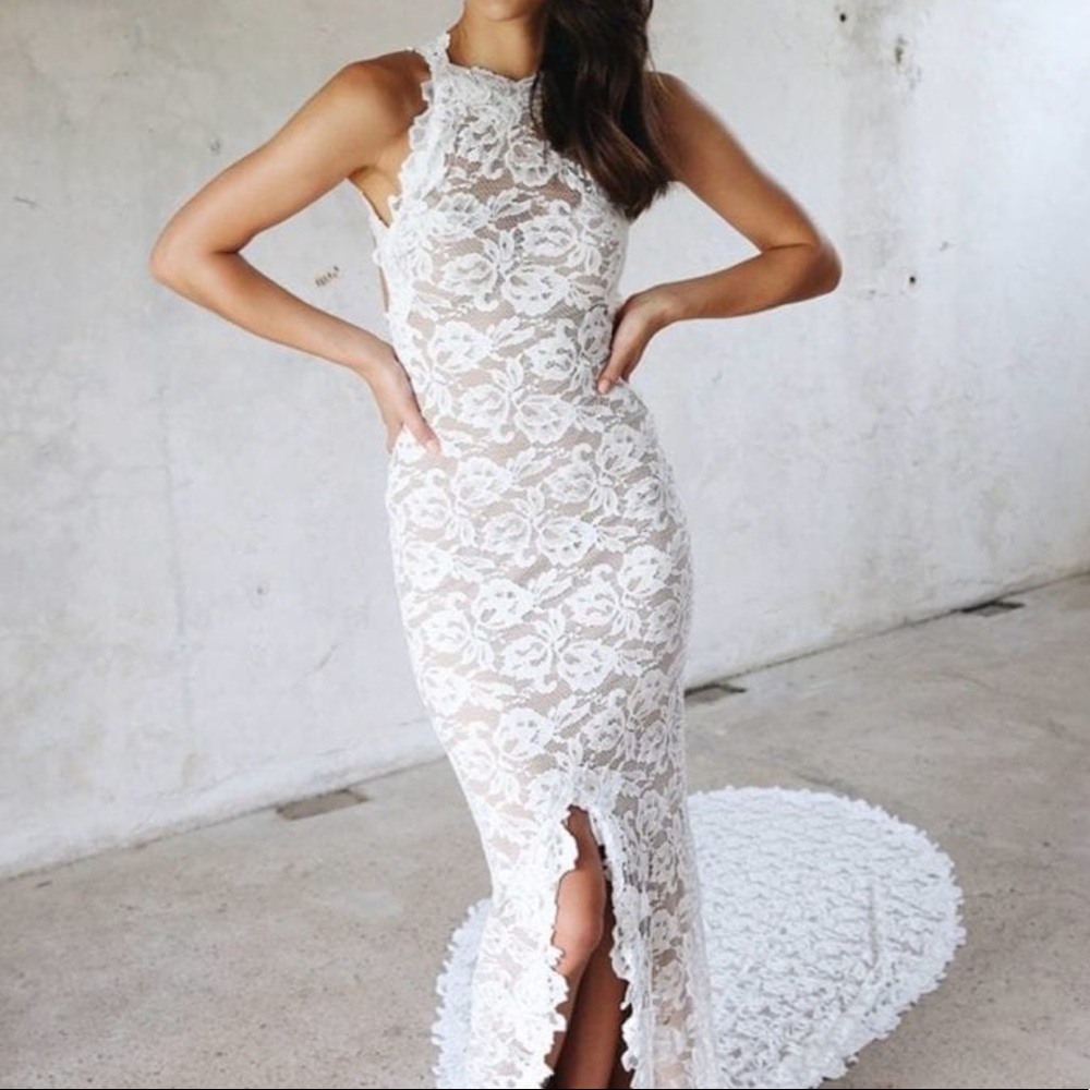 Grace Loves Lace Wedding Dress (1) - Picture 3 of 14